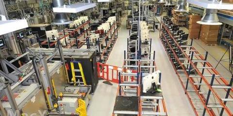 揭秘蘋果生產(chǎn)線 內(nèi)部照片曝光電子元件的精密裝配